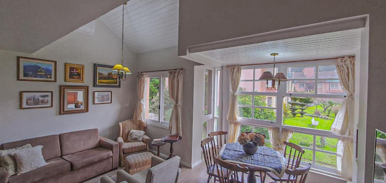 Duplex Floresta Negra - Sua Base Perfeita Em Gramado! Otima Localizacao Lagonegro 500M - 02 Quartos E 02 Banheiros Para Familia Em Condominio Fechad0, Cozinha Completa Com Garagem E Portaria 24H מראה חיצוני תמונה