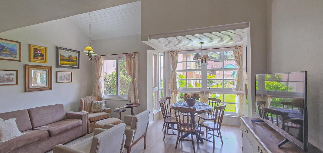 Duplex Floresta Negra - Sua Base Perfeita Em Gramado! Otima Localizacao Lagonegro 500M - 02 Quartos E 02 Banheiros Para Familia Em Condominio Fechad0, Cozinha Completa Com Garagem E Portaria 24H מראה חיצוני תמונה