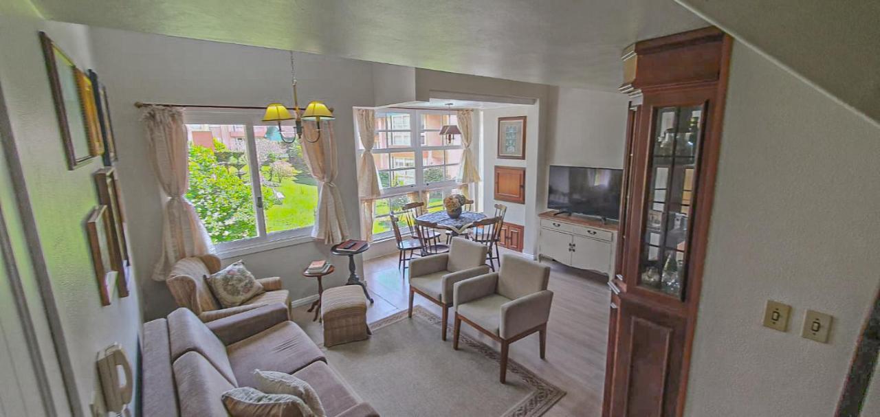 Duplex Floresta Negra - Sua Base Perfeita Em Gramado! Otima Localizacao Lagonegro 500M - 02 Quartos E 02 Banheiros Para Familia Em Condominio Fechad0, Cozinha Completa Com Garagem E Portaria 24H מראה חיצוני תמונה